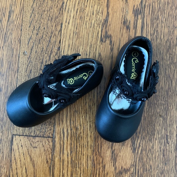 Black Mary Jane’s with lace flower strap NEW - Picture 2 of 5